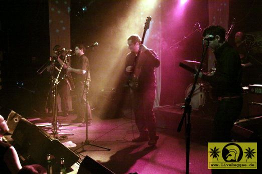 The Loveboats (D) Skanin-Round The X-Mas Tree - Kassablanca, Jena 26. Dezember 2011 (10).JPG